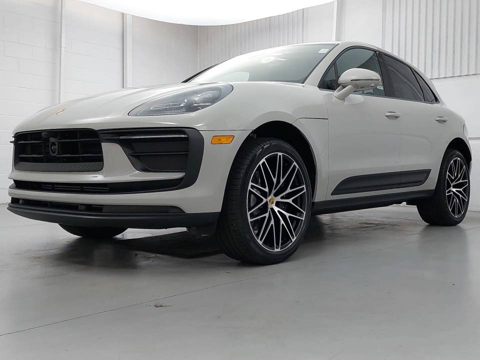 2026 Porsche Macan Base