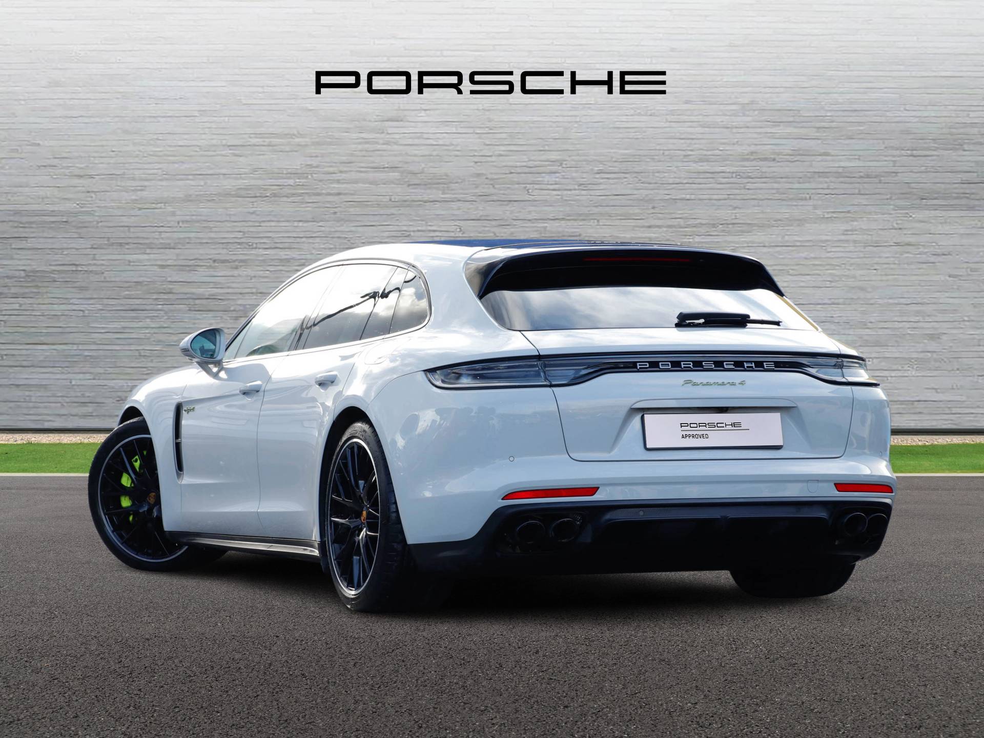 Panamera 4 E-Hybrid Sport Turismo, photo 2 of 34