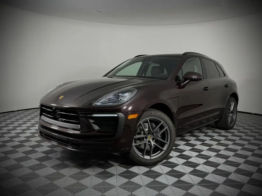 2025 Porsche Macan T - Photo 8