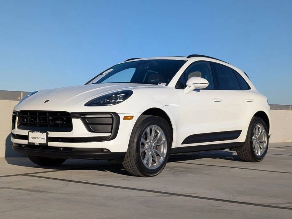 2022 Porsche Macan Base
