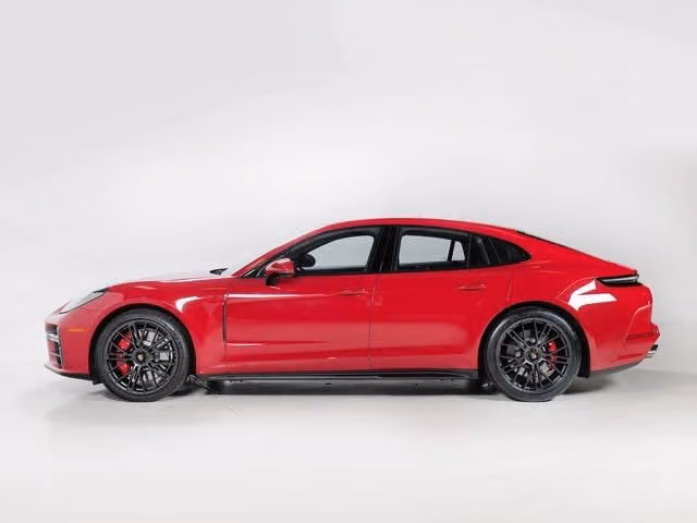 2025 Porsche Panamera GTS - Photo 11