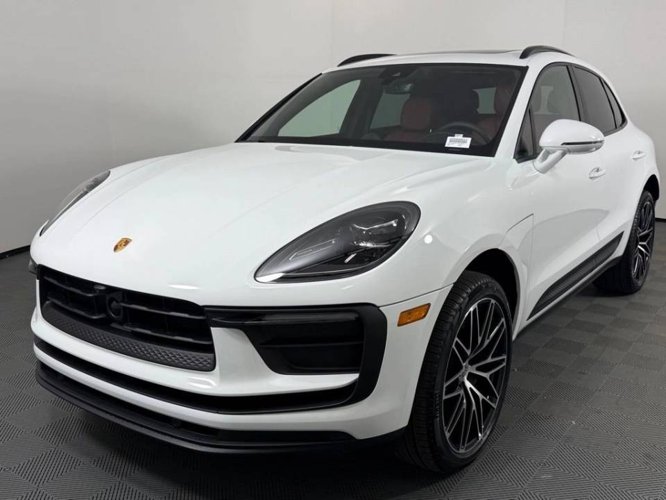 2026 Porsche Macan Base
