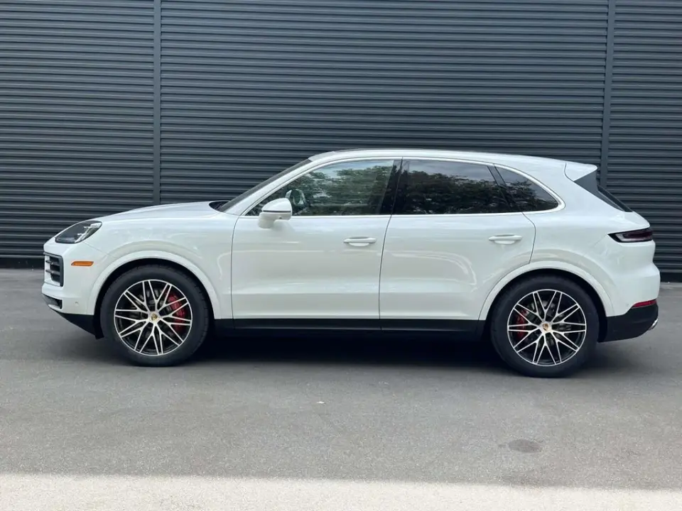 2025 Porsche Cayenne S - Photo 15