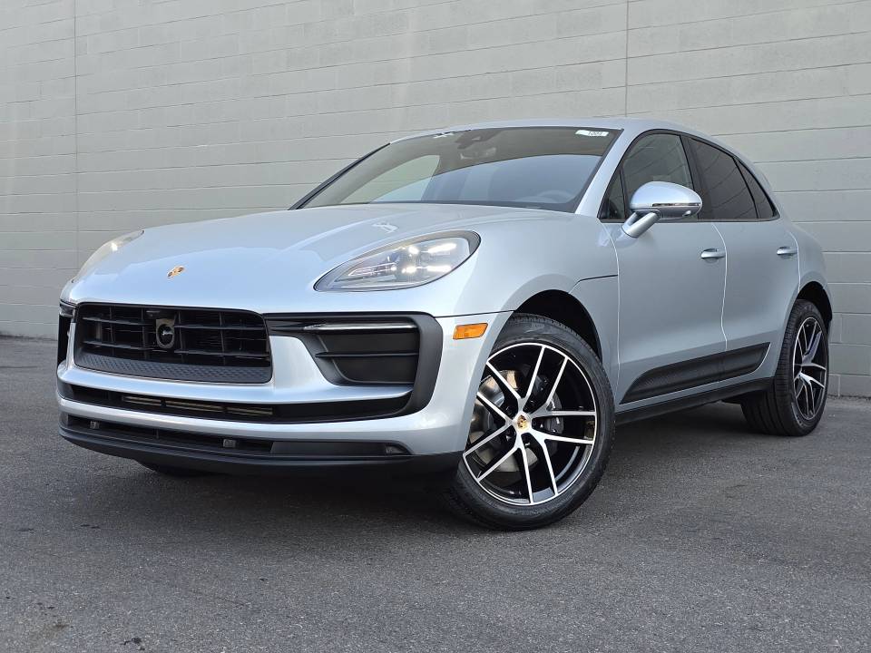 2026 Porsche Macan Base