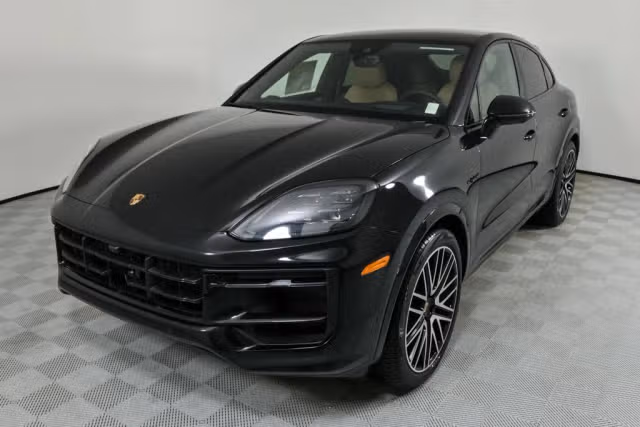 2025 Porsche Cayenne Coup S E-Hybrid - Photo 2
