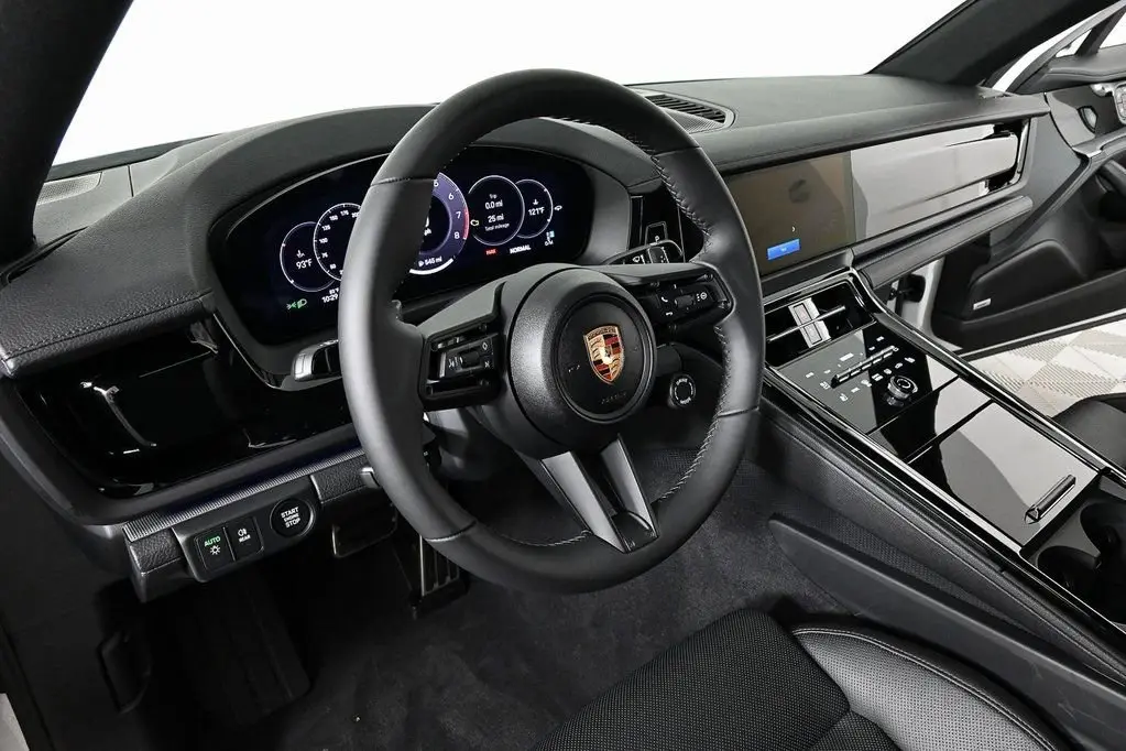 2025 Porsche Panamera Base - Photo 32