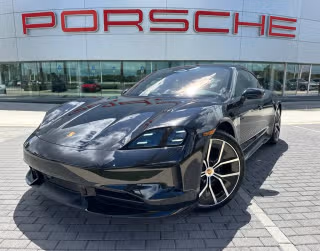 2026 Porsche Taycan 4's photo