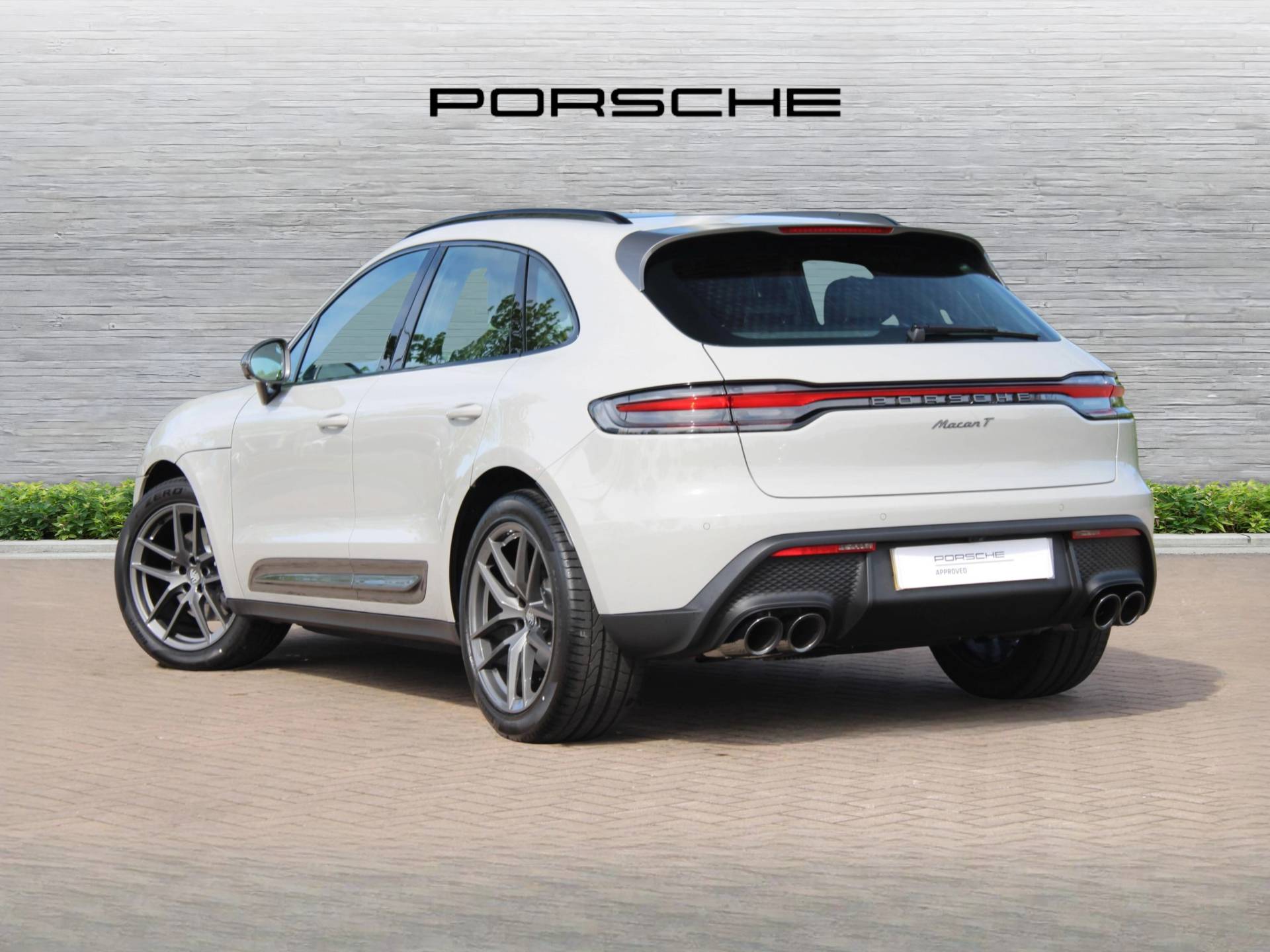 Macan T, photo 2 of 38
