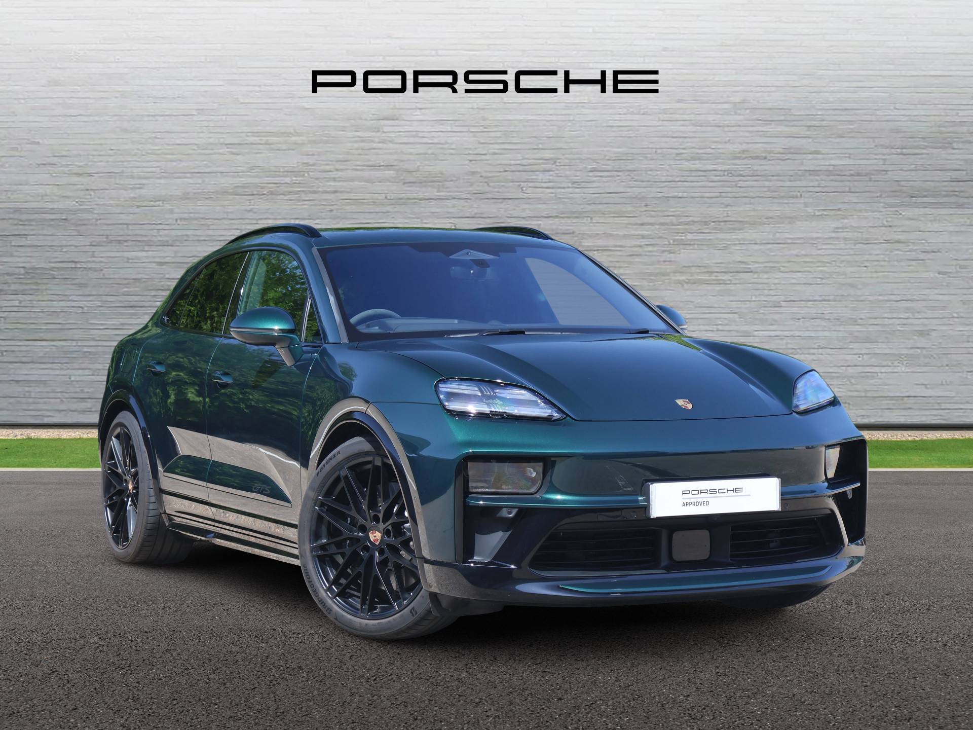 Macan GTS, photo 1 of 35