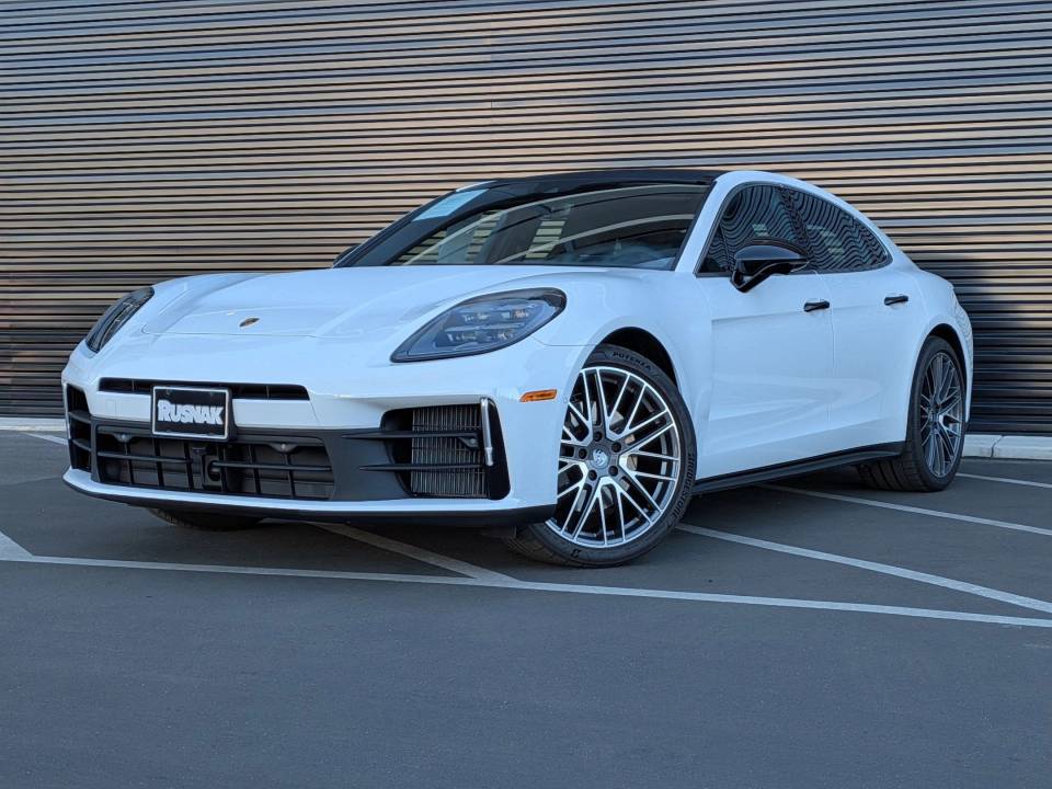 2025 Porsche Panamera Base