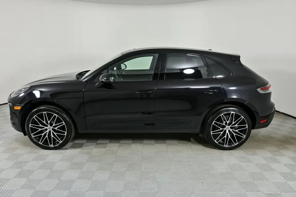 2026 Porsche Macan Base - Photo 16