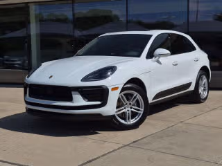 2025 Porsche Macan's photo