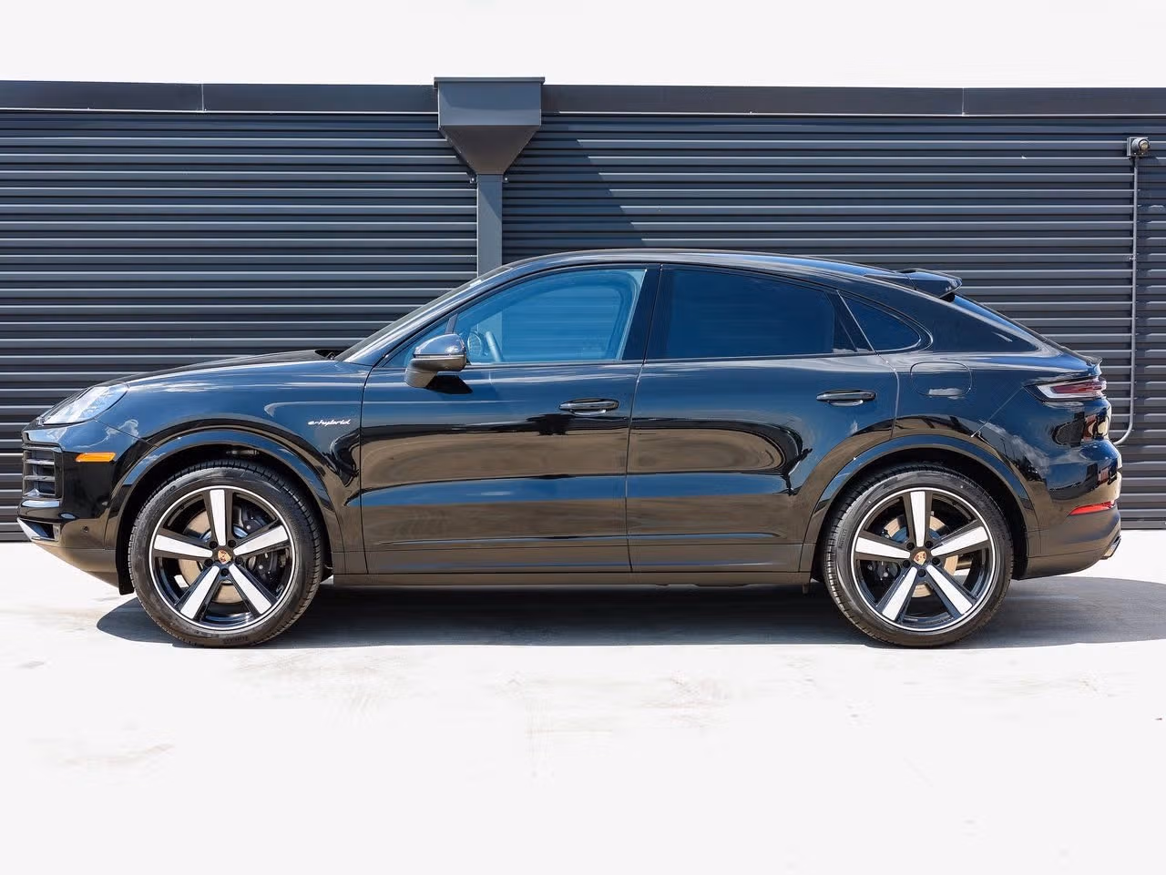 2026 Porsche Cayenne Coup E-Hybrid - Photo 12