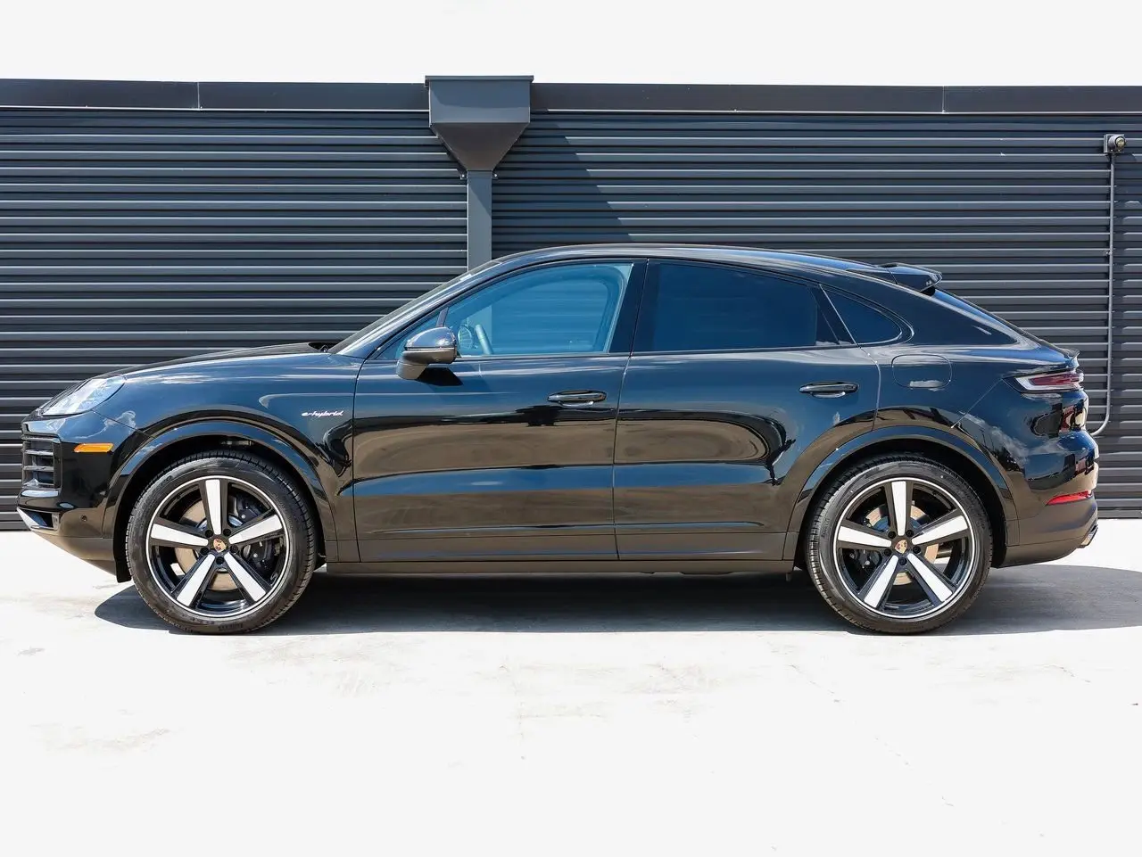 2026 Porsche Cayenne Coup E-Hybrid - Photo 16