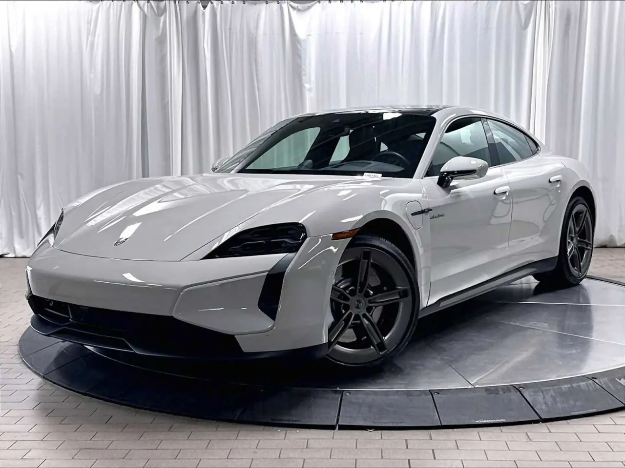2025 Porsche Taycan Turbo - Photo 8