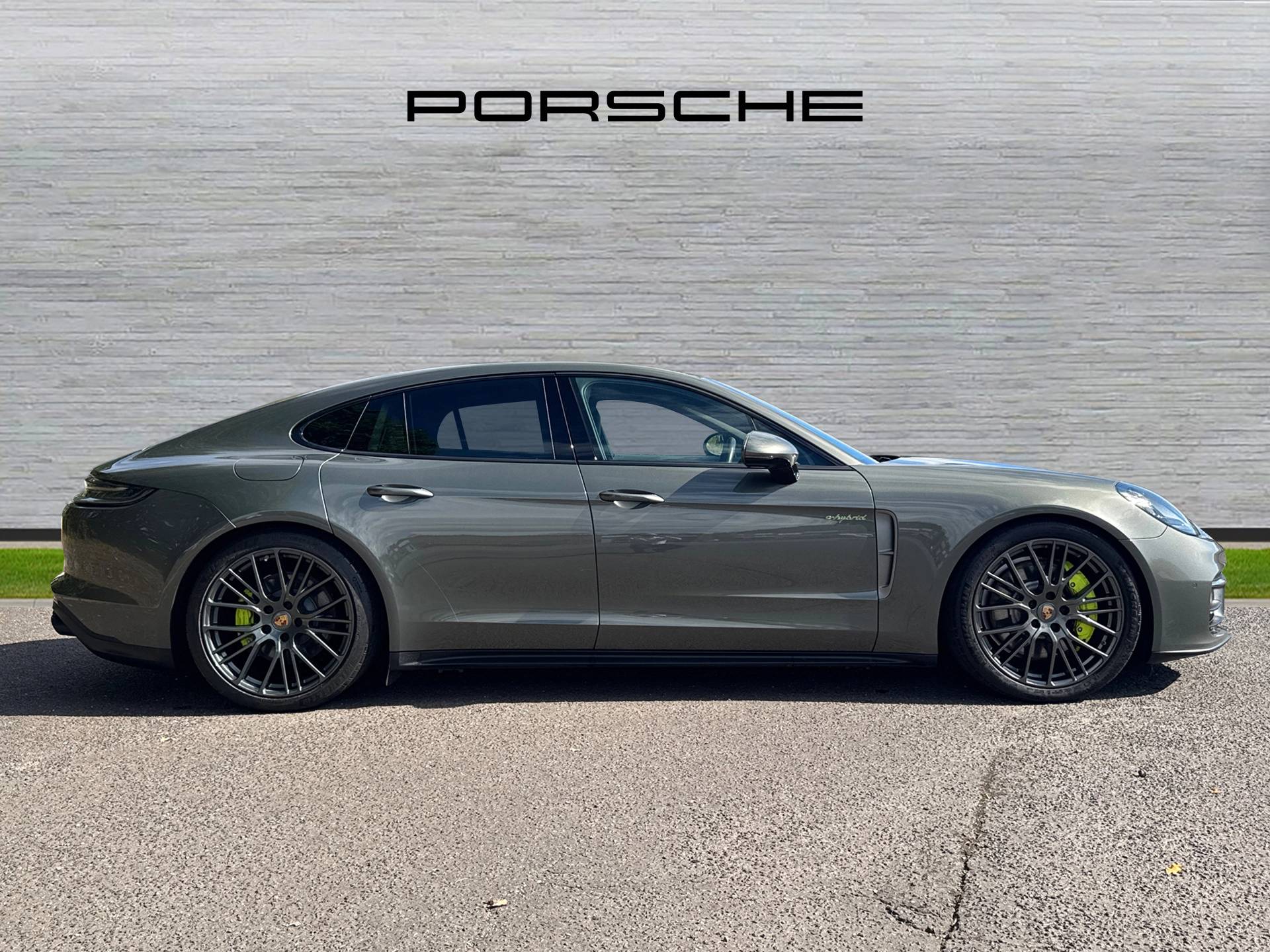 Panamera 4 E-Hybrid, photo 2 of 38