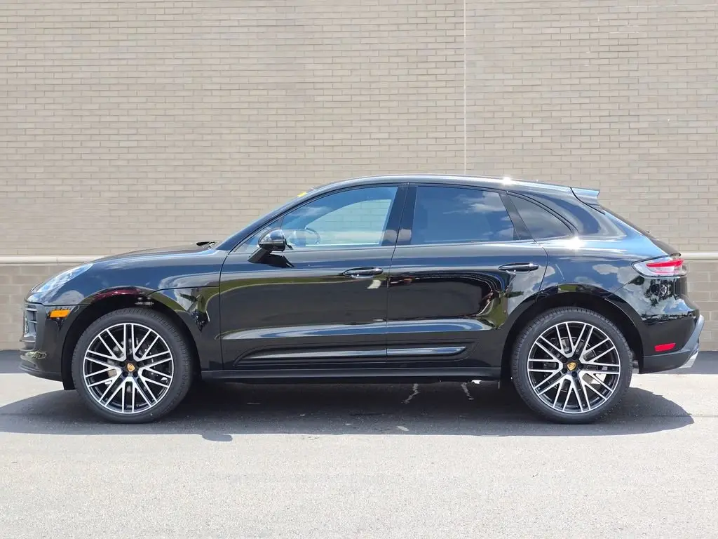 2025 Porsche Macan - Photo 16