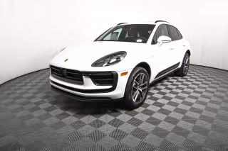 2026 Porsche Macan T's photo