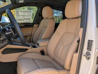 2026 Porsche Macan T - Photo 37