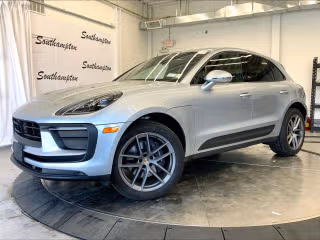 2025 Porsche Macan's photo