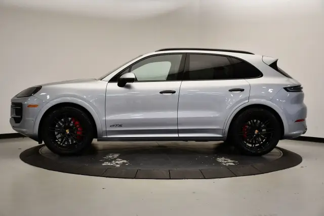 2026 Porsche Cayenne GTS - Photo 14