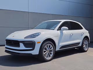 2025 Porsche Macan T's photo