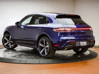 2025 Porsche Macan T - Photo 21