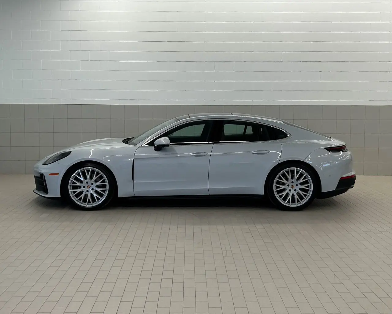 2026 Porsche Panamera Base - Photo 16