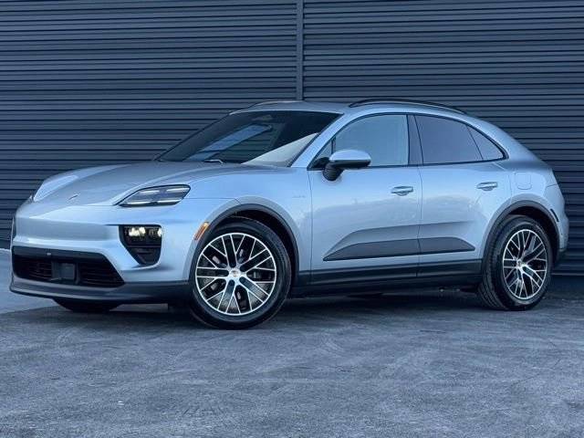 2025 Porsche Macan Base