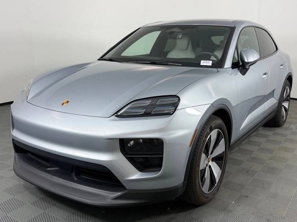 2024 Porsche Macan Base