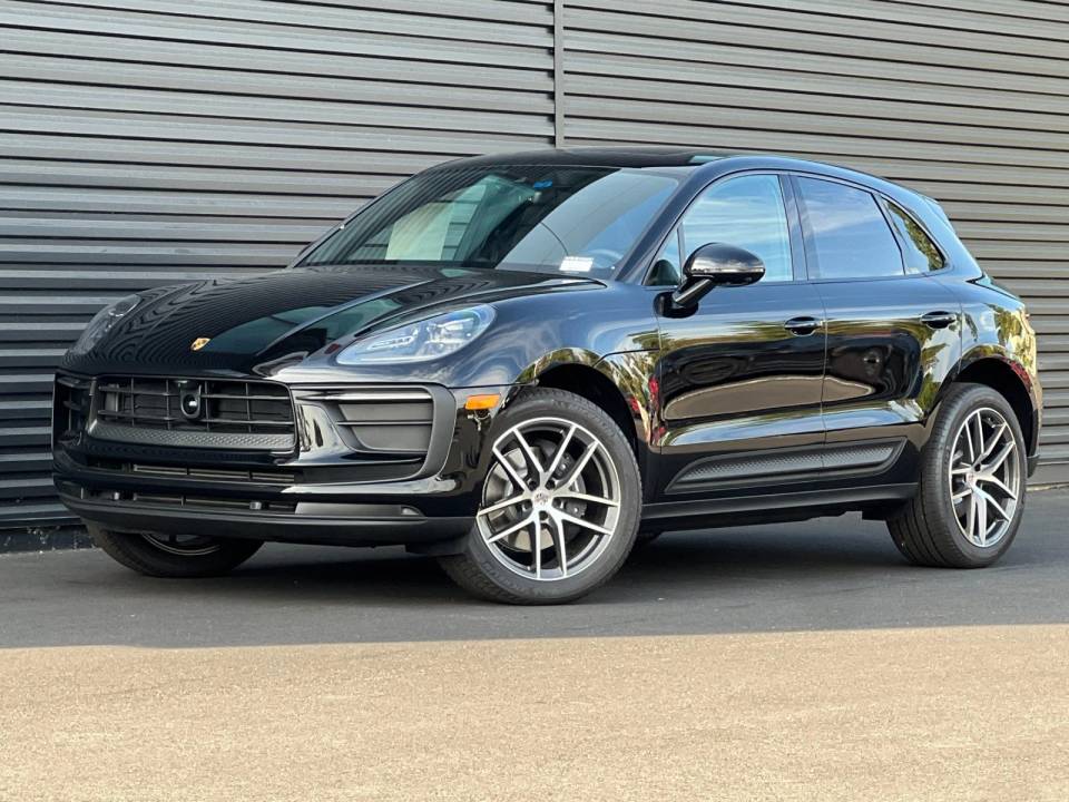 2026 Porsche Macan Base