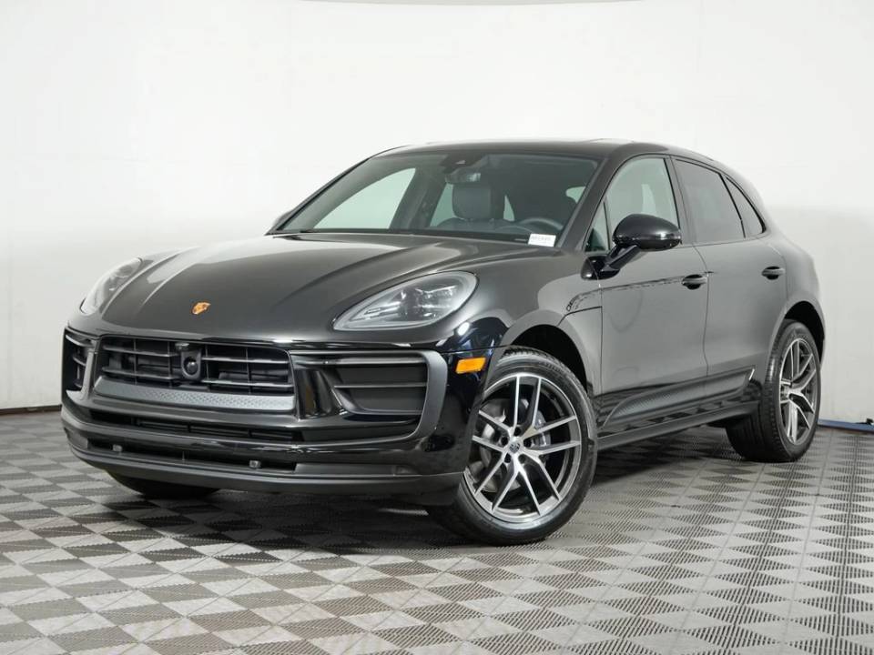 2026 Porsche Macan Base