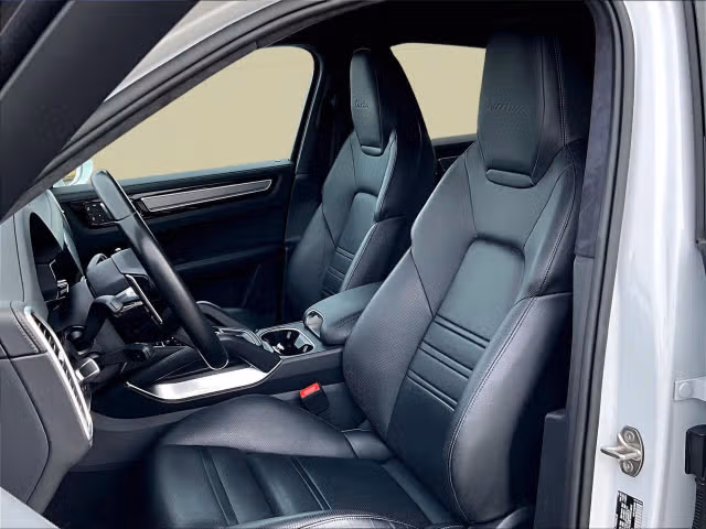 2023 Porsche Cayenne Coup Turbo - Photo 34