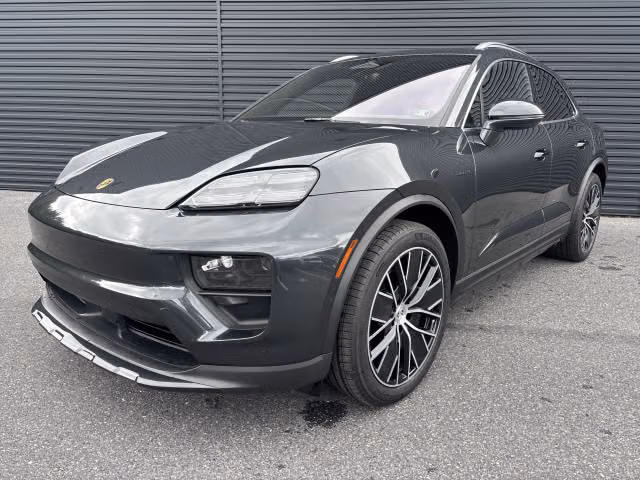 Used 2025 Porsche Macan Base with VIN WP1AA2XA1SL000193 for sale in Mechanicsburg, PA