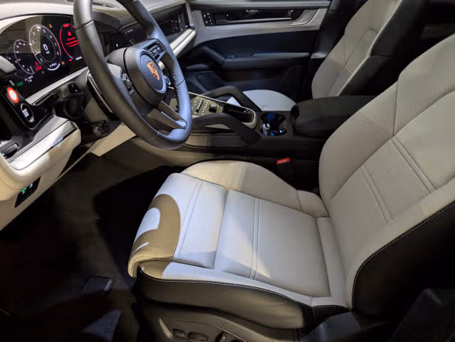 2026 Porsche Cayenne Base - Photo 34
