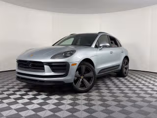 2024 Porsche Macan T's photo