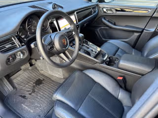 2025 Porsche Macan Base - Photo 25