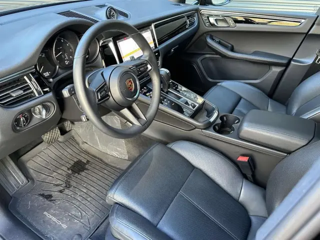 2025 Porsche Macan Base - Photo 30