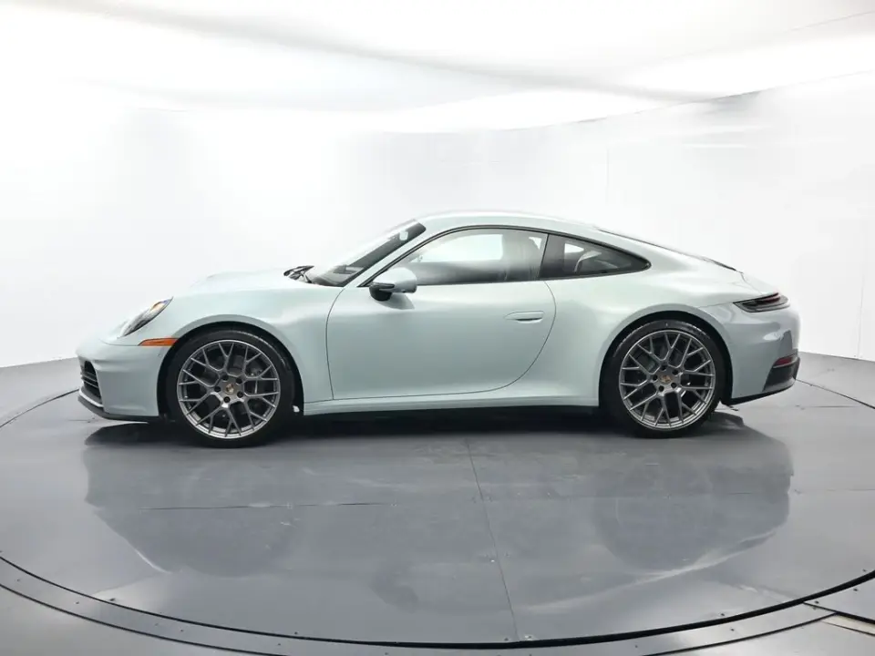 2025 Porsche 911 - Photo 15