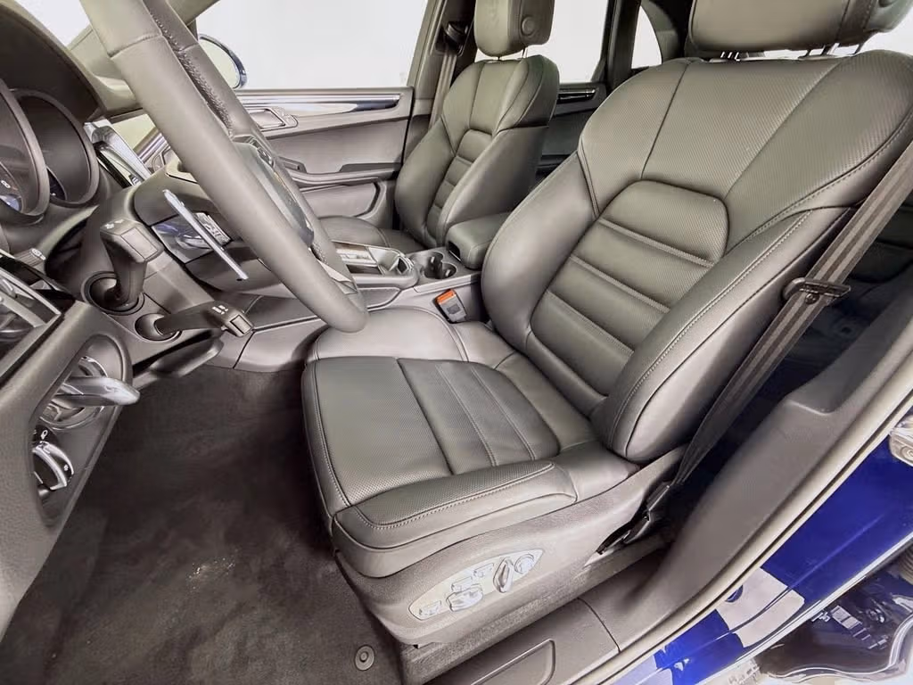 2026 Porsche Macan - Photo 36