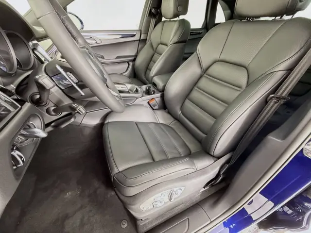 2026 Porsche Macan - Photo 38