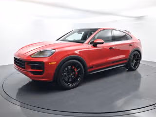 2025 Porsche Cayenne GTS's photo