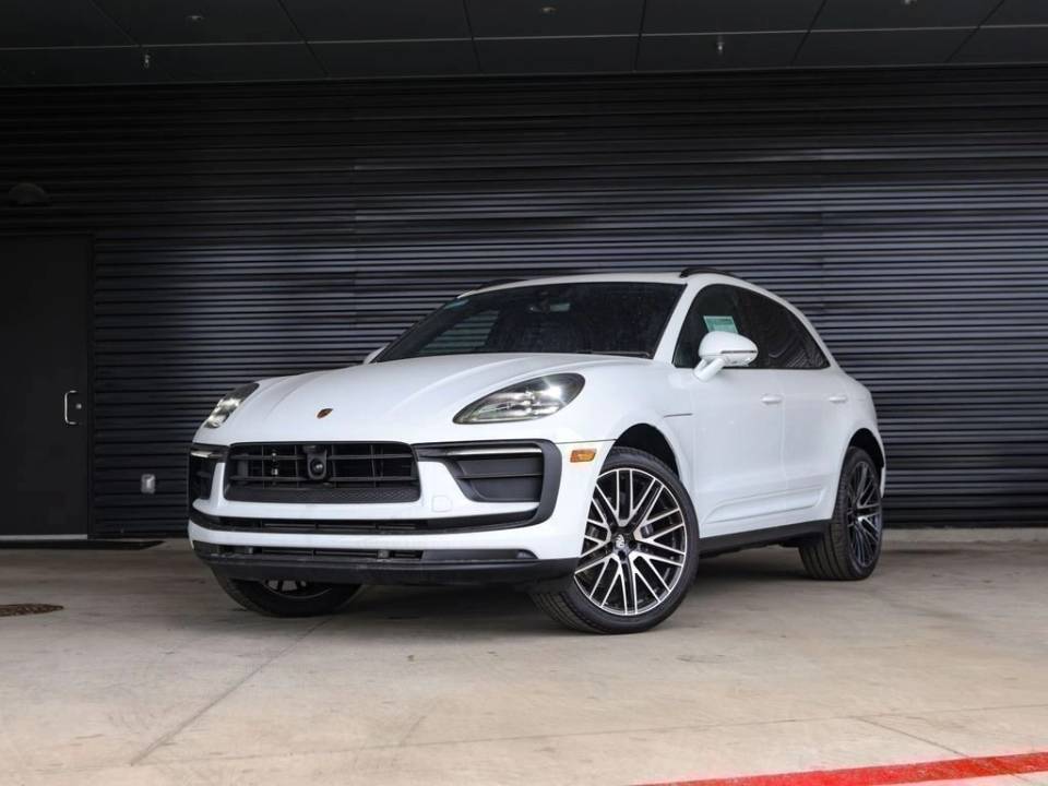2025 Porsche Macan Base