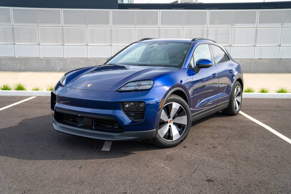 2026 Porsche Macan Base