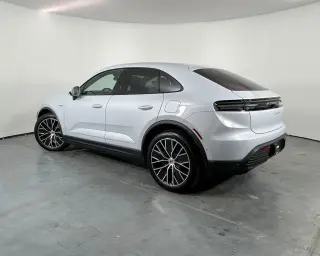 2026 Porsche Macan Base - Photo 21