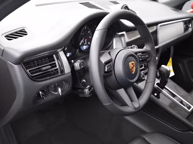 2026 Porsche Macan Base - Photo 34