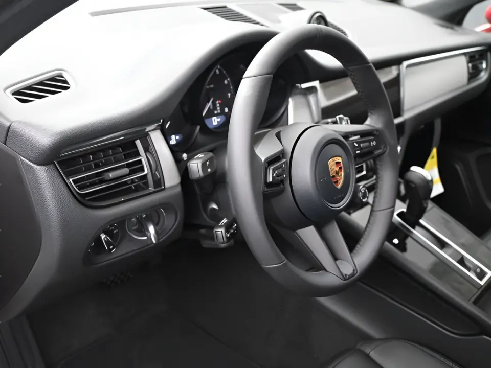 2026 Porsche Macan Base - Photo 39