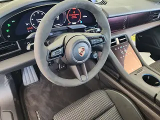 2026 Porsche Taycan GTS - Photo 29