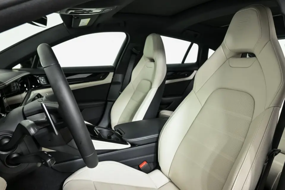 2026 Porsche Panamera 4 E-Hybrid - Photo 39