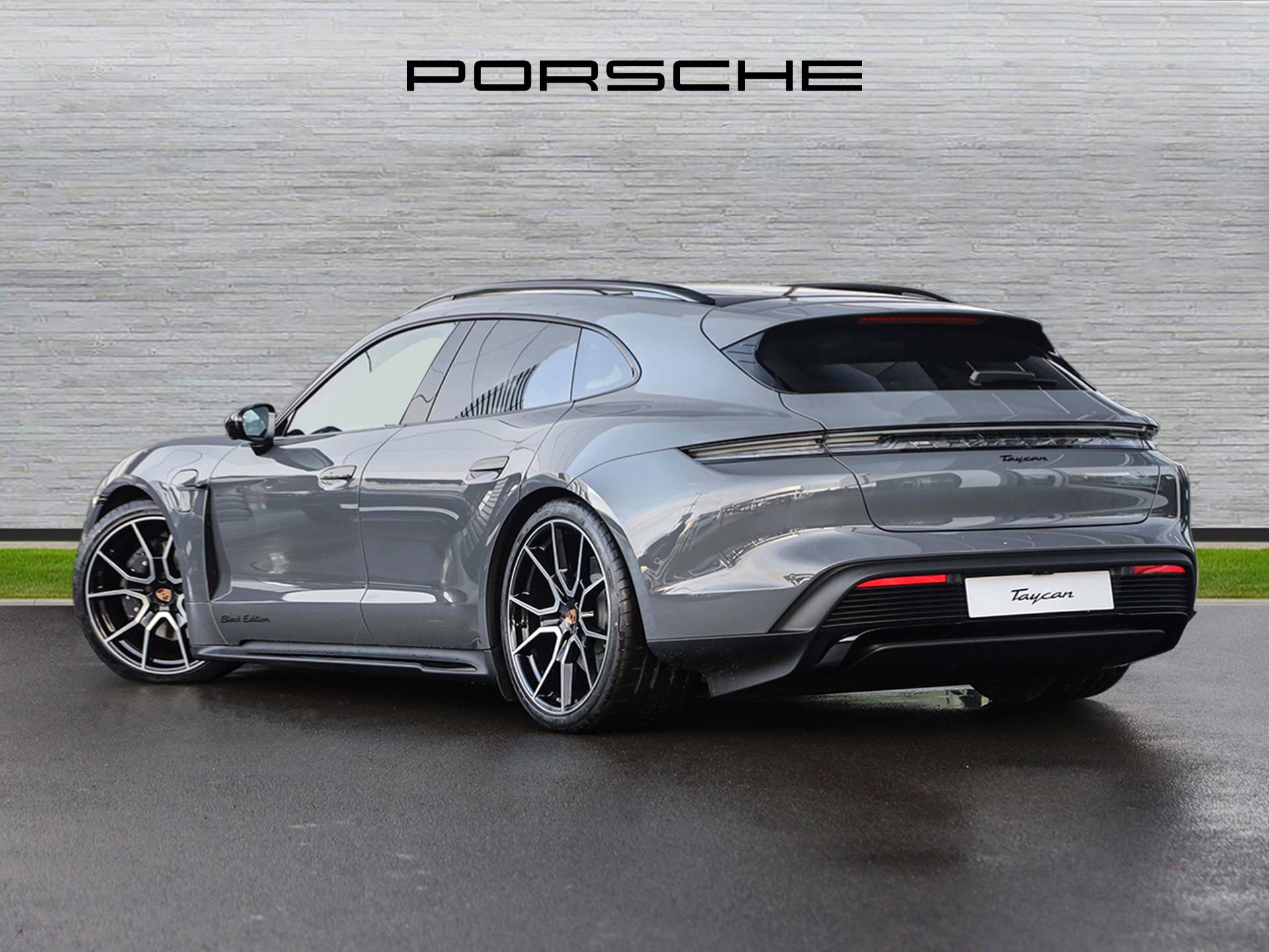 Taycan Sport Turismo, photo 2 of 38